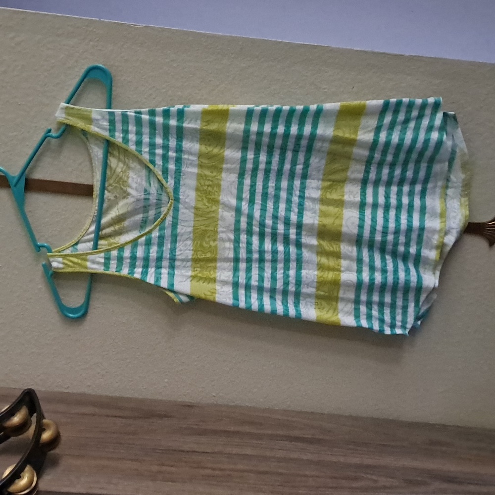 Tank top size S not sure of brand but very cute